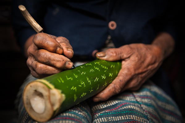 Hanuno’o Writing – all with a knife and Bamboo